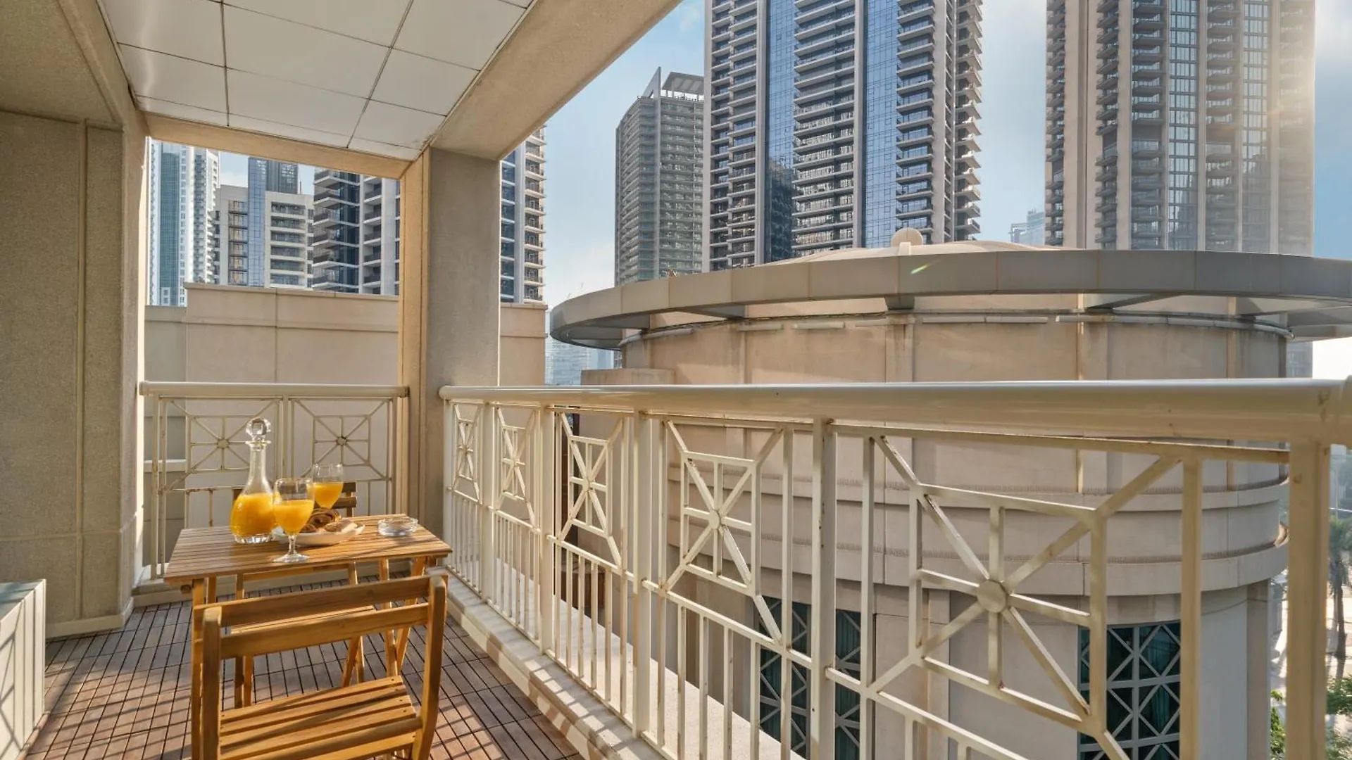 Upscale 1Br Stay Boulevard Outlook Dubai United Arab Emirates